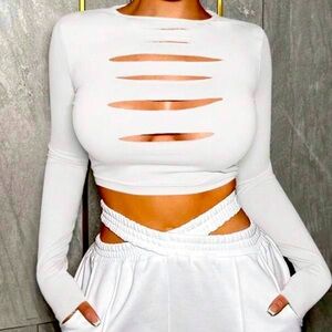 HOT!!🔥Cut out Front Crop Shirt